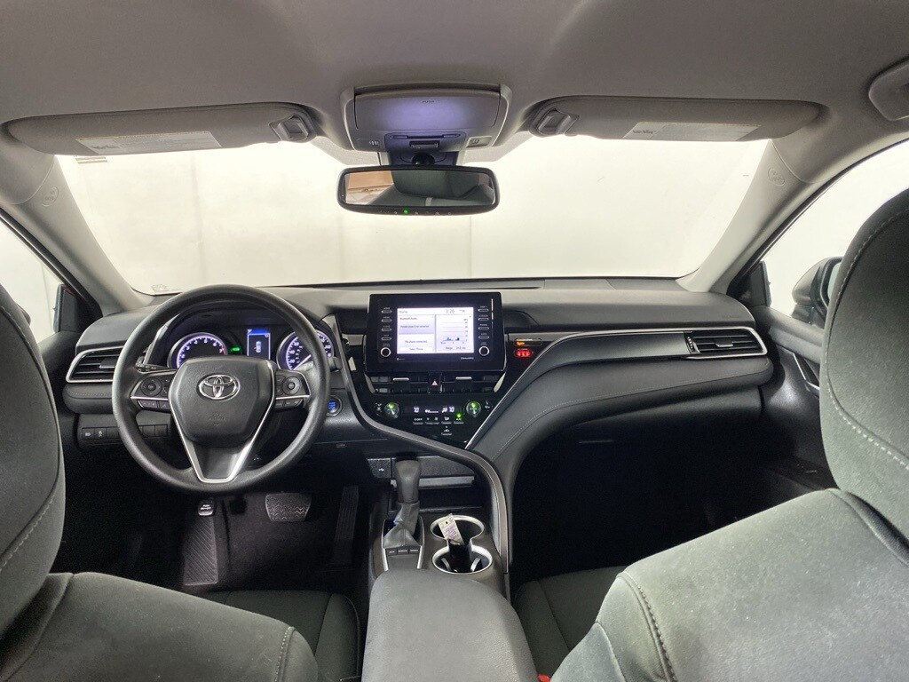 2022 Toyota Camry LE photo 2