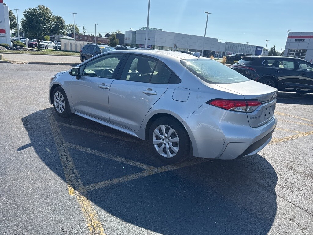 2022 Toyota Corolla LE photo 4
