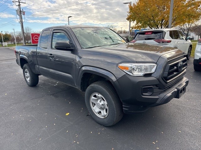2023 Toyota Tacoma SR photo 2