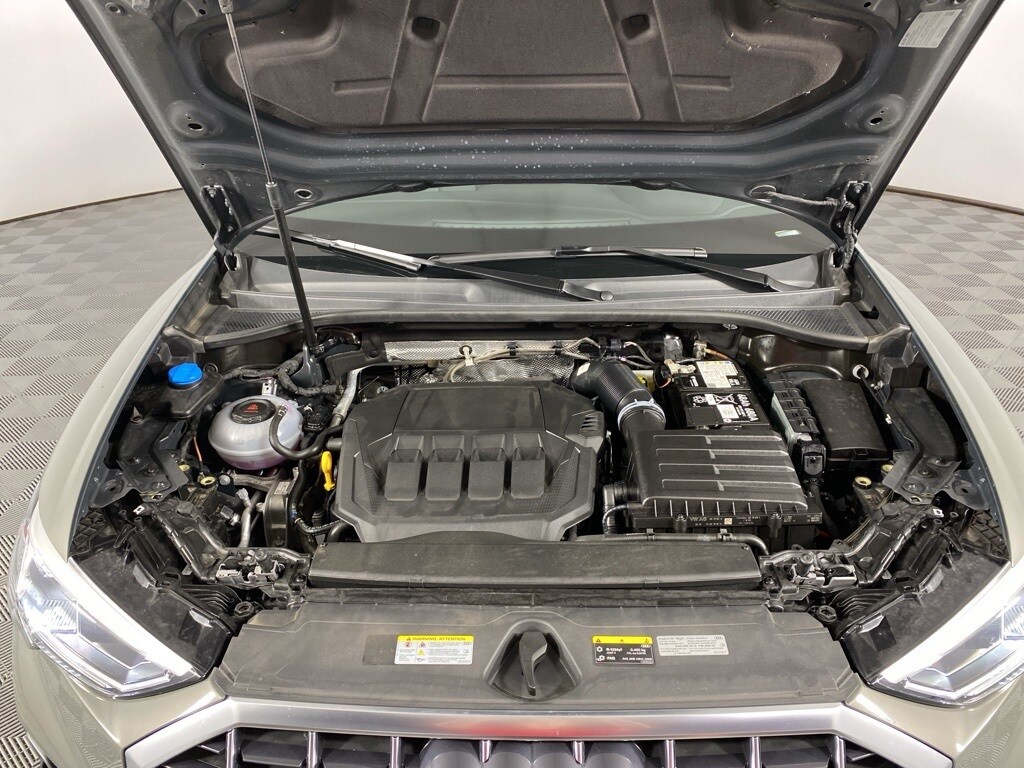 2025 Audi Q3 45 TFSI S line Premium photo 2