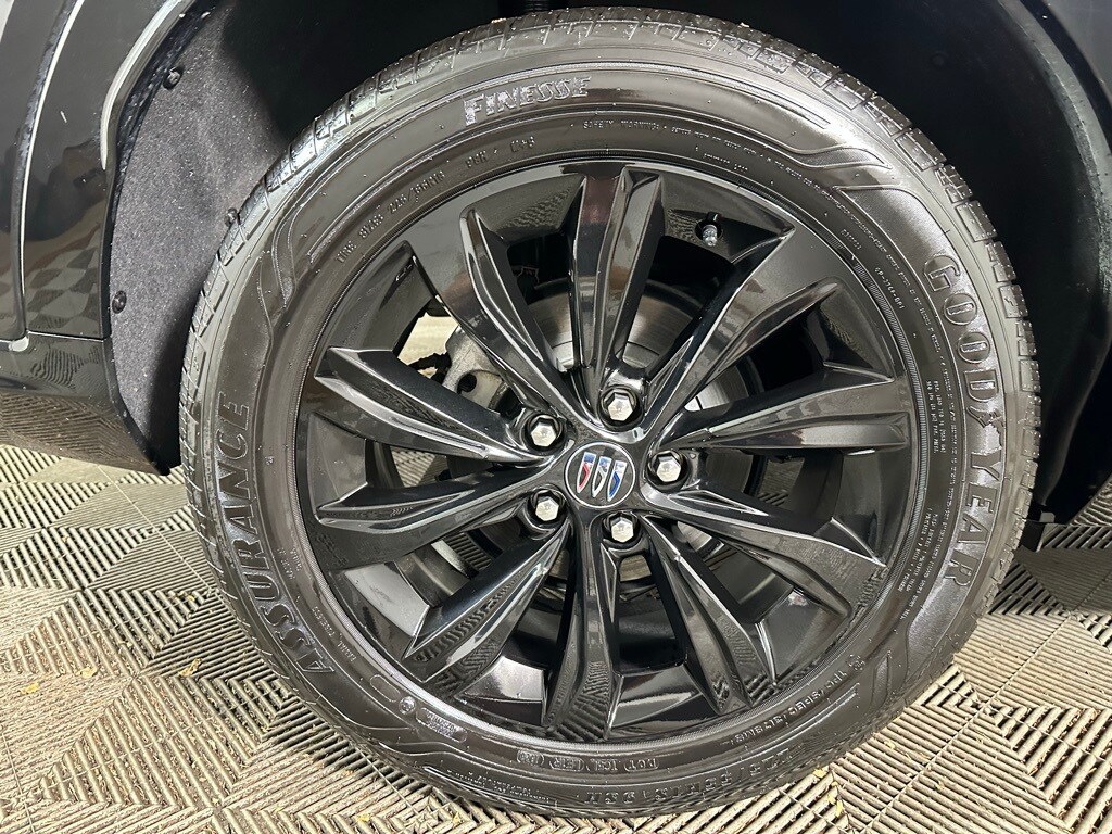 2024 Buick Envista ST photo 2