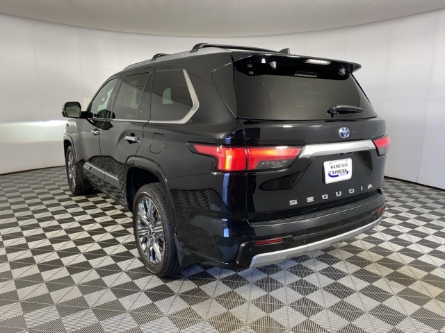 2024 Toyota Sequoia Capstone photo 3