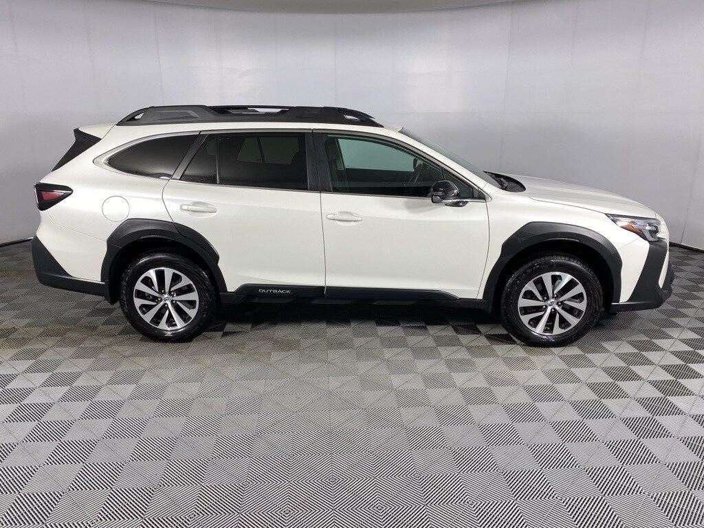 2025 Subaru Outback Premium photo 4