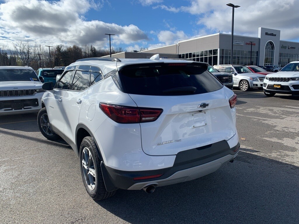 2023 Chevrolet Blazer 2LT photo 2