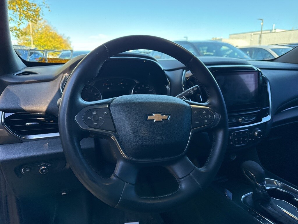 Used 2023 Chevrolet Traverse LT Cloth w/1LT SUV