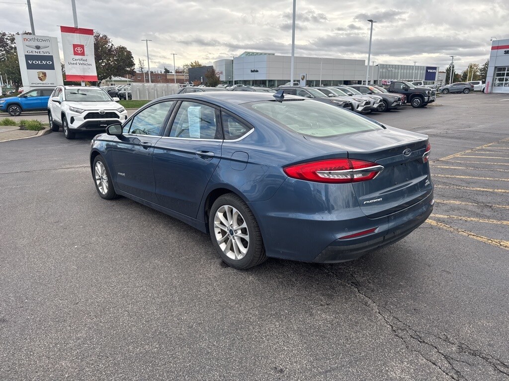 Used 2019 Ford Fusion Hybrid SE Sedan