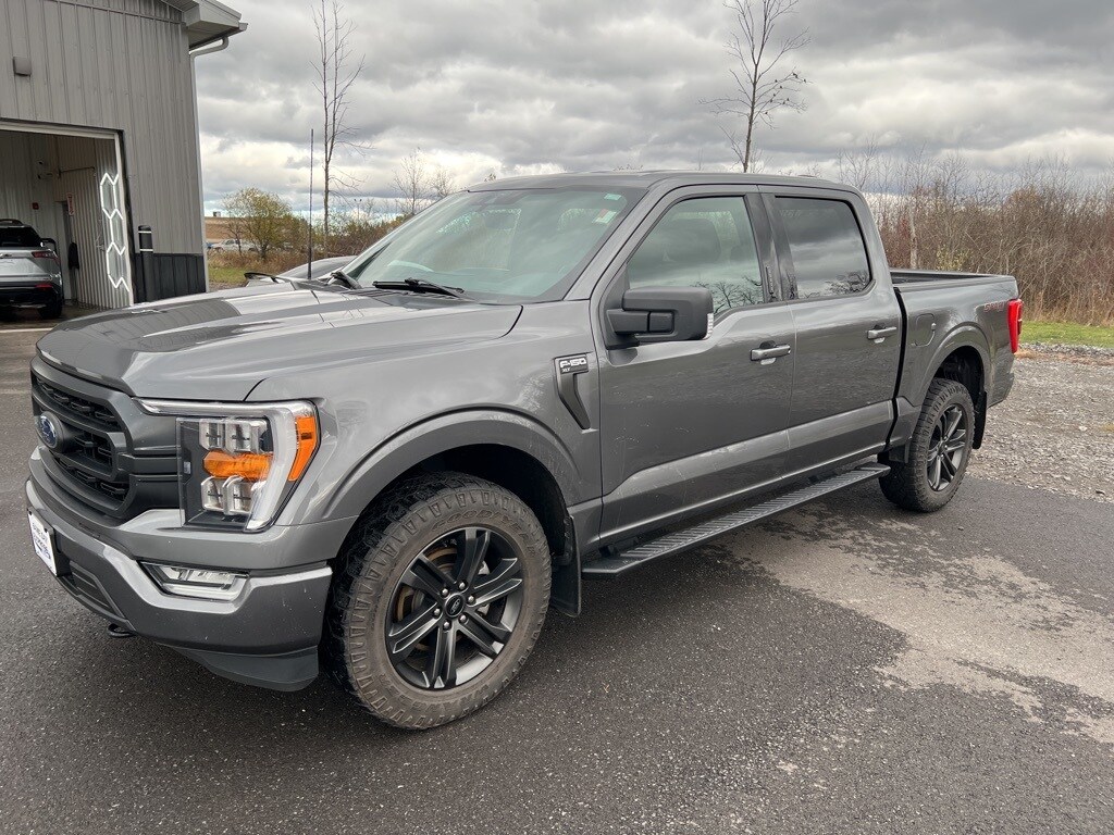 2021 Ford F-150 XLT photo 2