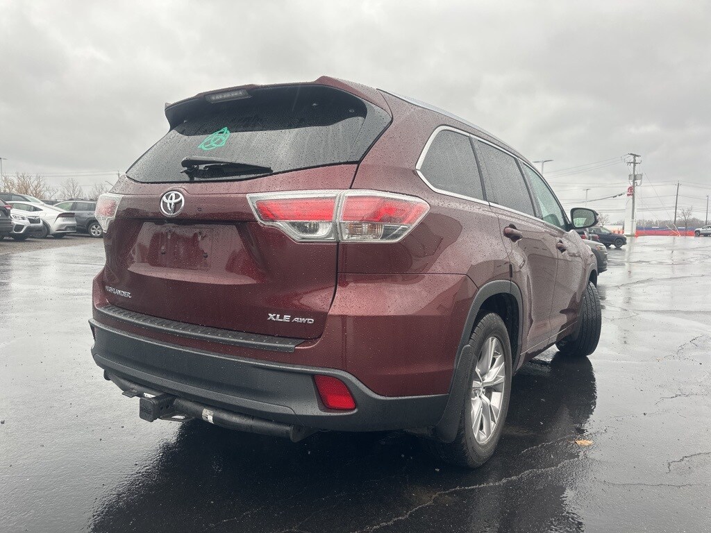 2015 Toyota Highlander XLE photo 2