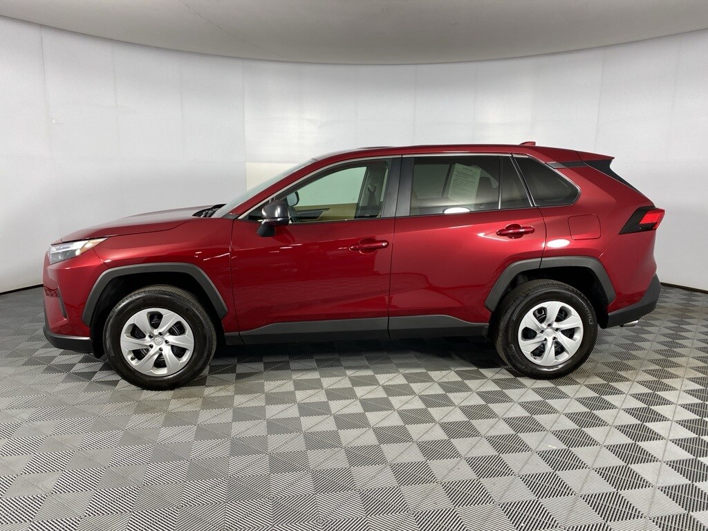 2023 Toyota RAV4 LE photo 4