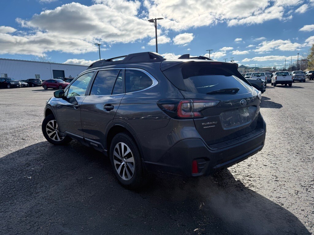 2020 Subaru Outback Premium photo 3