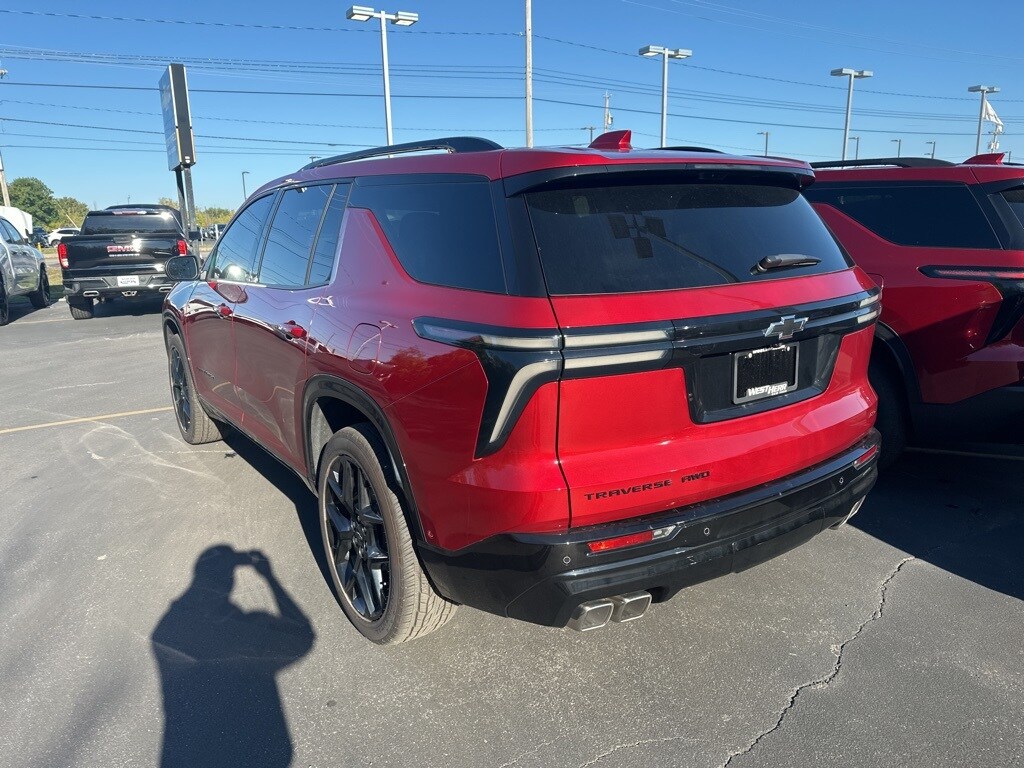 2025 Chevrolet Traverse RS photo 3
