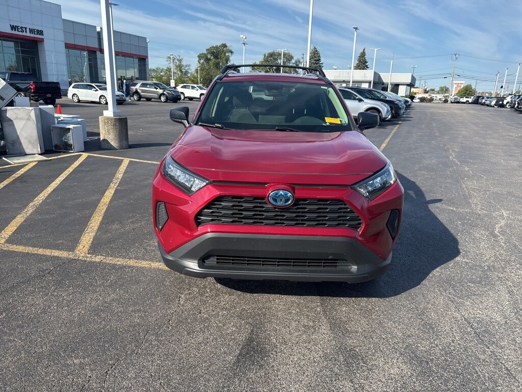 2022 Toyota RAV4 Hybrid LE photo 2