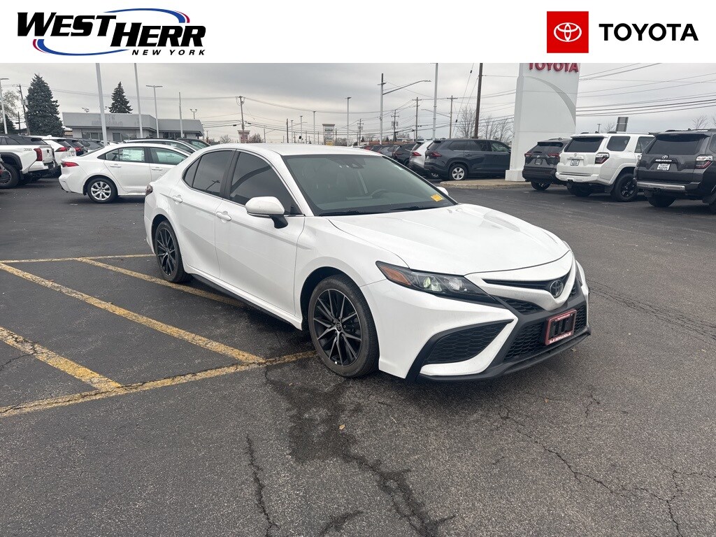 Used 2023 Toyota Camry SE Sedan