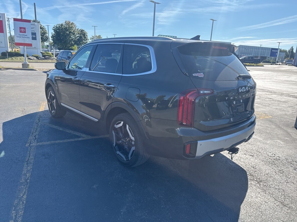 2023 Kia Telluride S photo 3