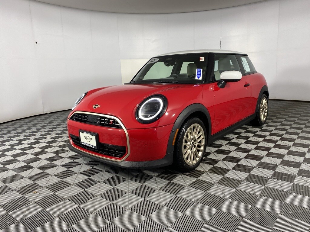 2025 Mini Cooper 2 Door Hardtop Signature photo 3