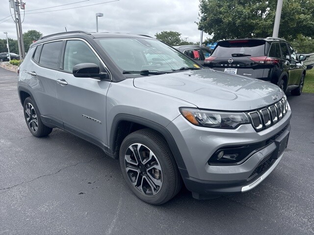 2022 Jeep Compass Limited photo 2