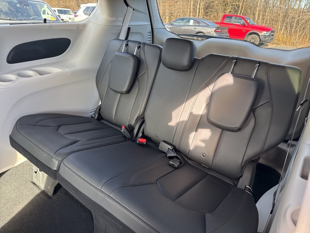 Used 2020 Chrysler Pacifica Touring L Van Passenger Van