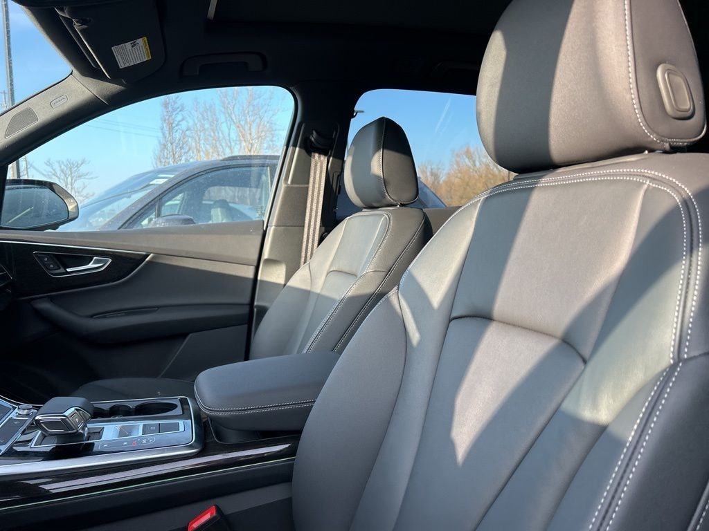 Used 2025 Audi Q7 45 Premium SUV