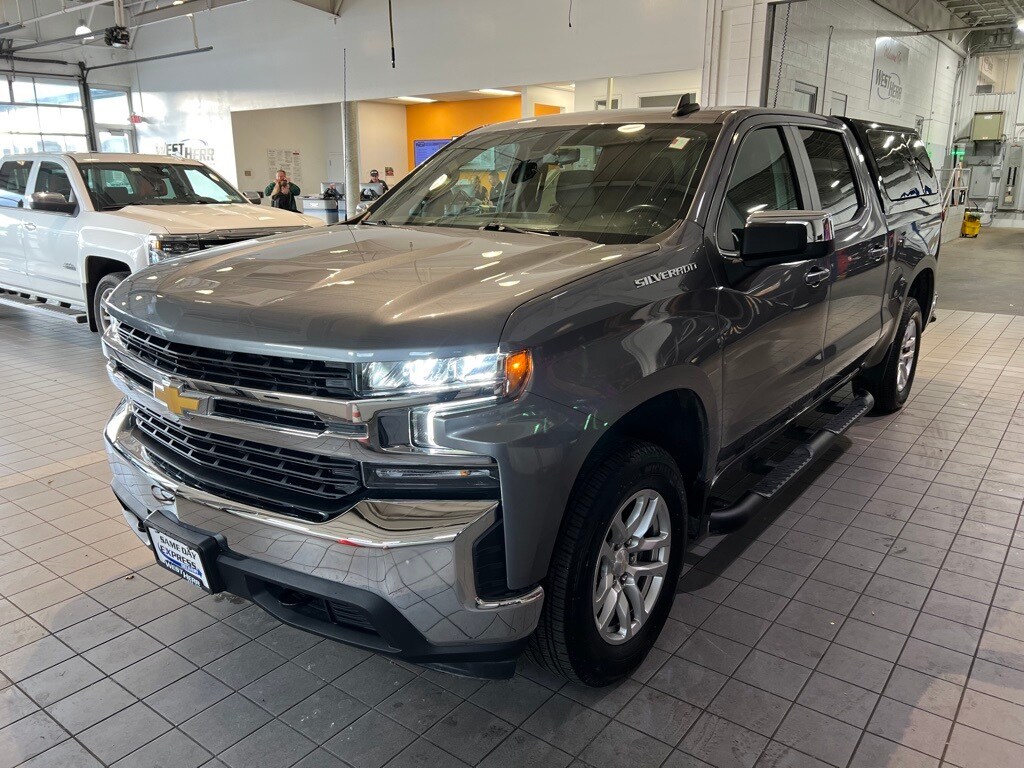 2022 Chevrolet Silverado 1500 LT photo 3