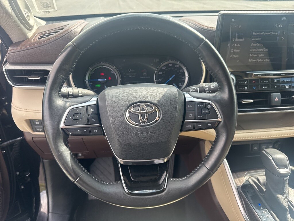 2021 Toyota Highlander Hybrid Platinum photo 2