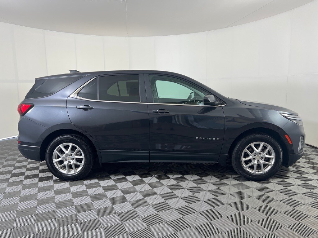 2022 Chevrolet Equinox photo 2