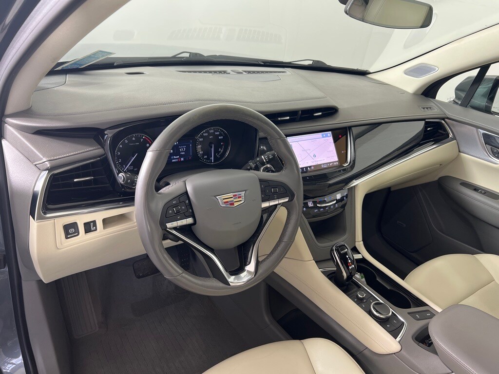 2022 Cadillac XT6 Premium Luxury photo 2