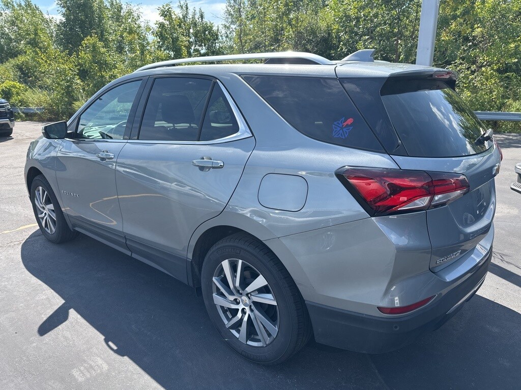 2023 Chevrolet Equinox Premier photo 2
