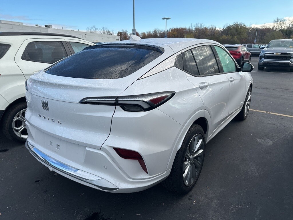 2025 Buick Envista Avenir photo 2