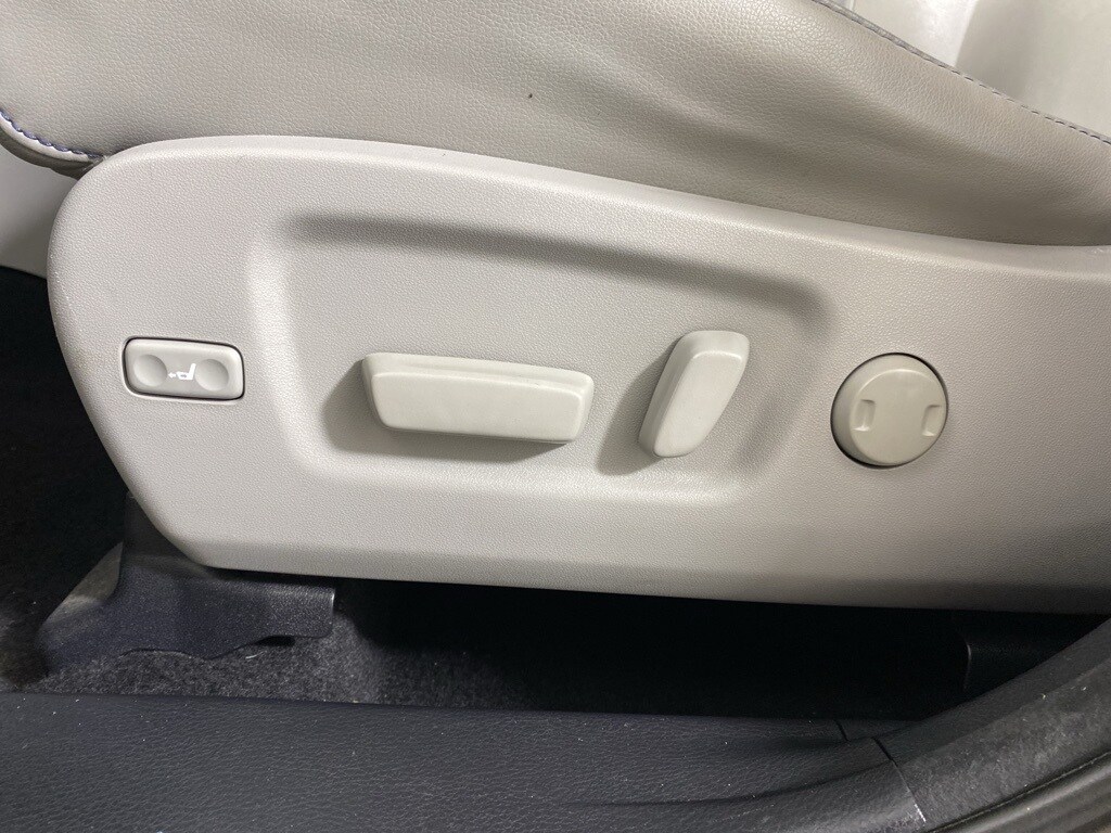 2017 Toyota Highlander XLE photo 2