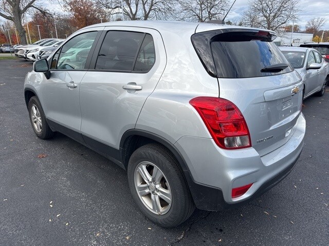 2022 Chevrolet Trax LS photo 4