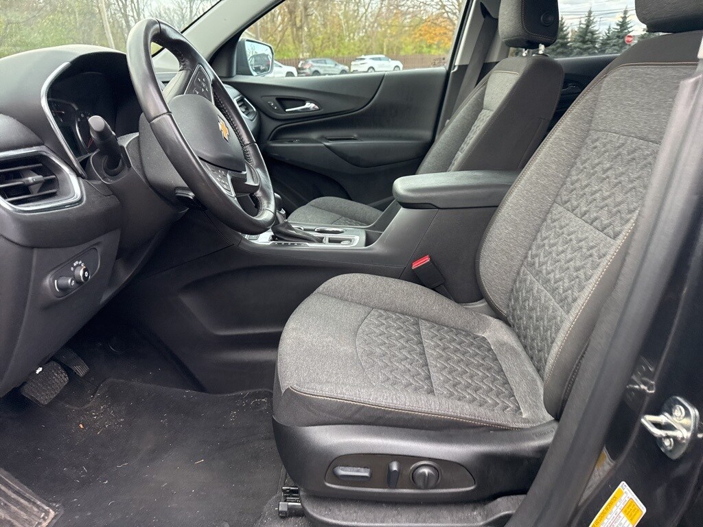 2022 Chevrolet Equinox photo 3