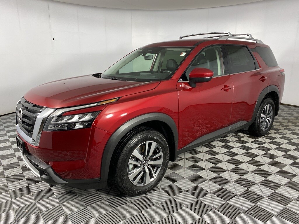 Used 2025 Nissan Pathfinder SL SUV