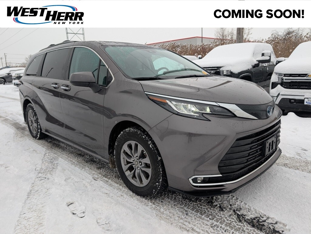 Used 2023 Toyota Sienna XLE 7 Passenger Van Passenger Van