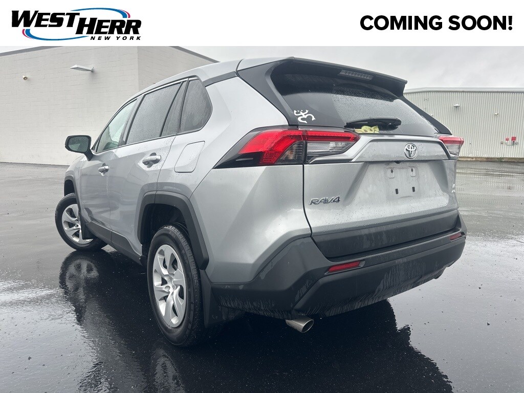 2023 Toyota RAV4 LE photo 4