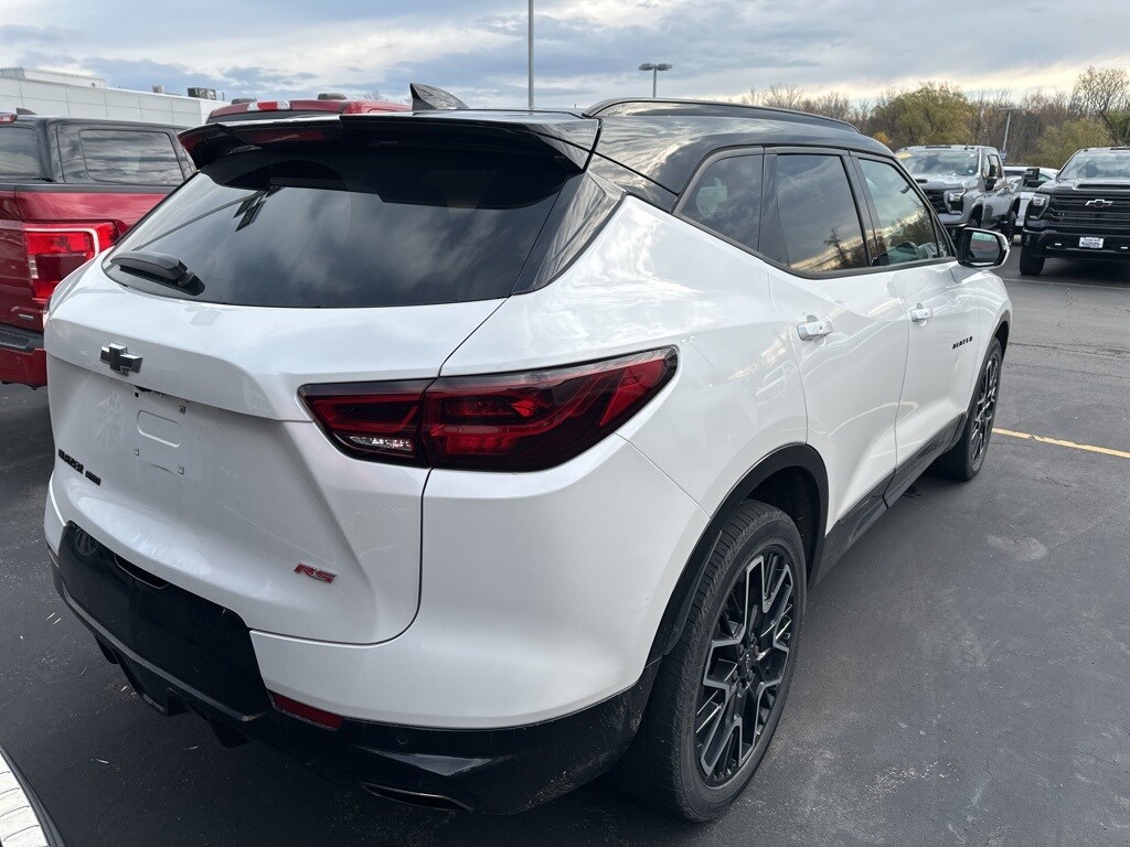 2023 Chevrolet Blazer RS photo 2