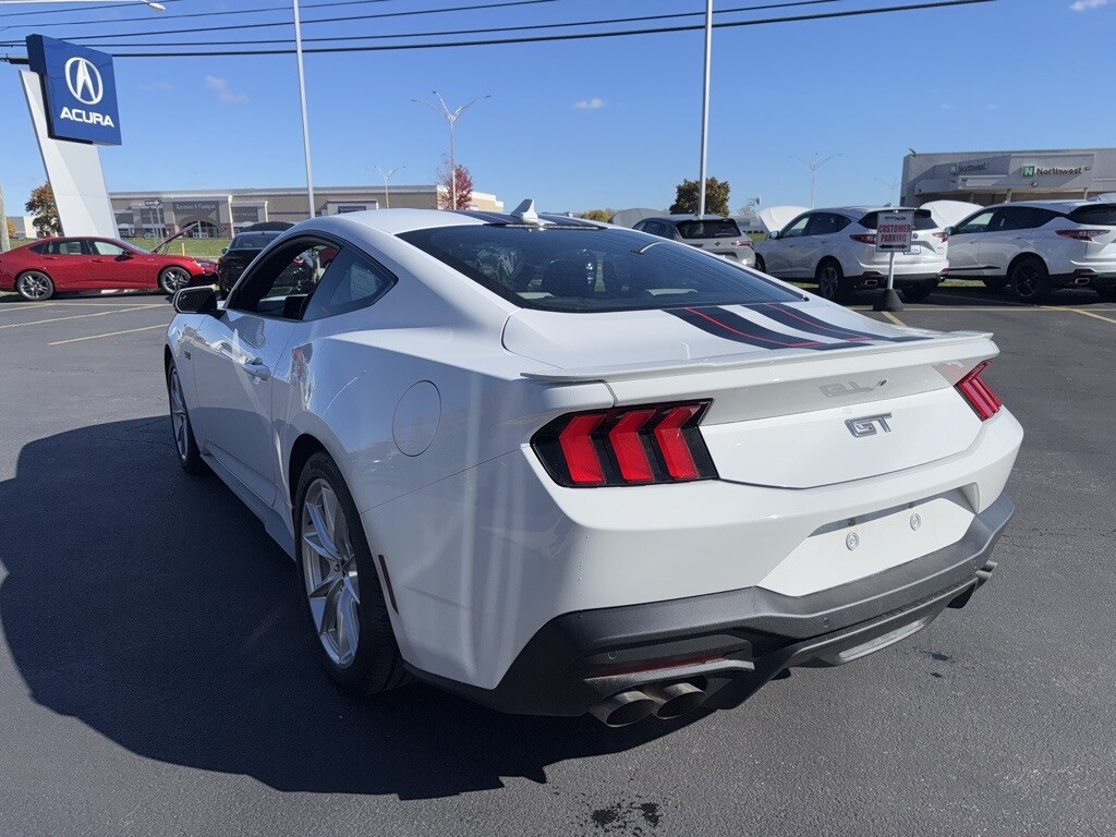 2024 Ford Mustang GT Premium photo 2