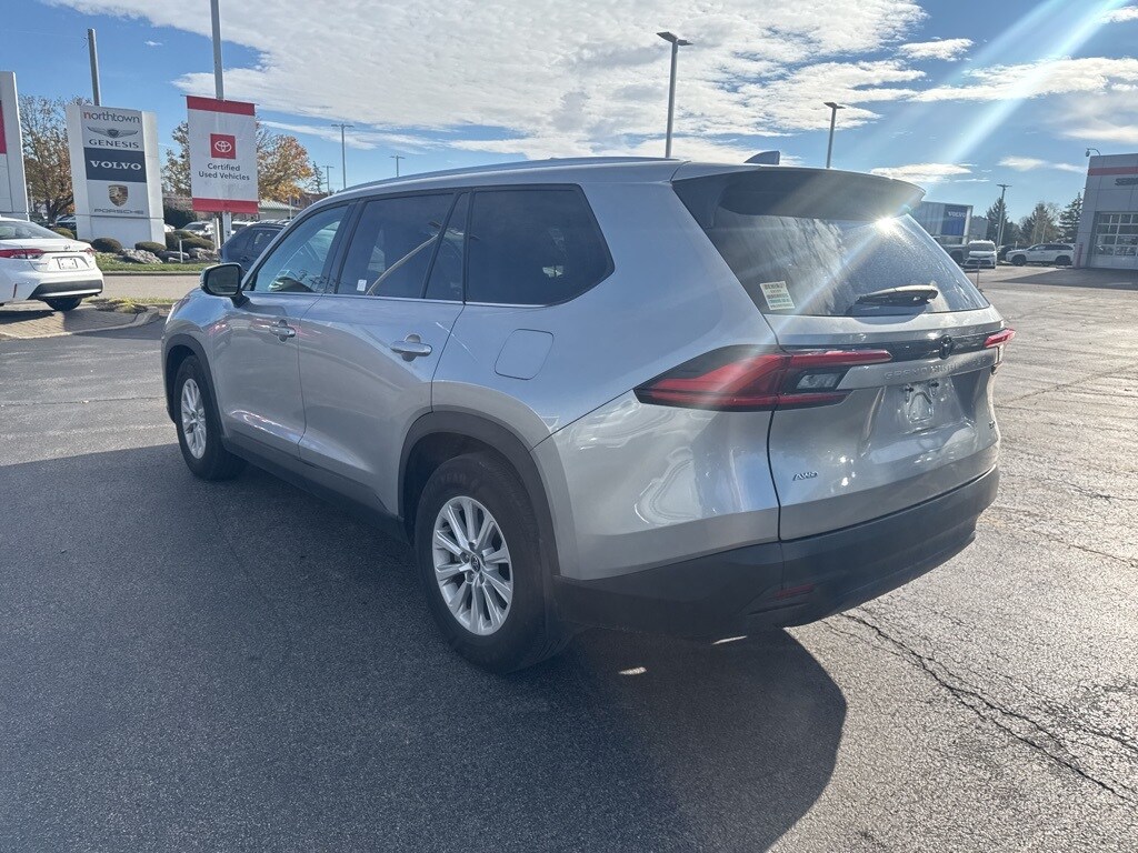 2024 Toyota Grand Highlander XLE photo 2