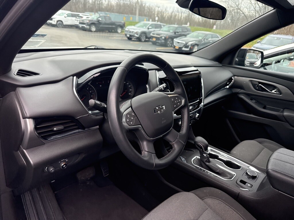 Used 2023 Chevrolet Traverse LT Cloth w/1LT SUV
