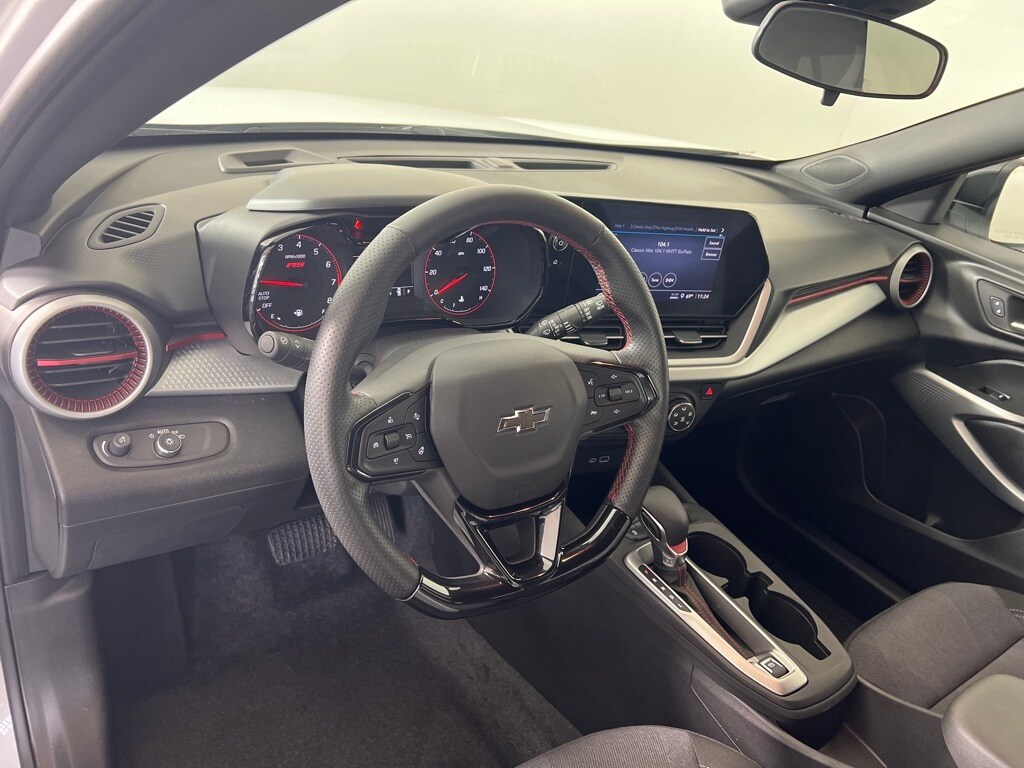 2024 Chevrolet Trax photo 2