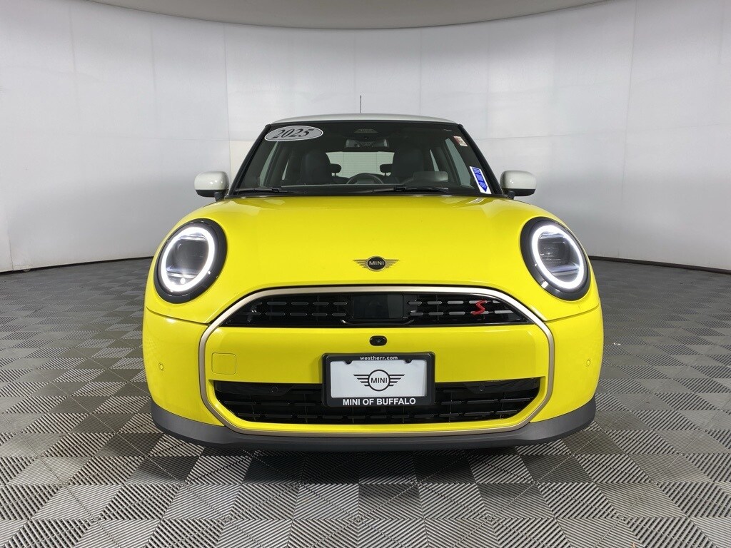2025 Mini Cooper S Hardtop 2 Door Iconic photo 3