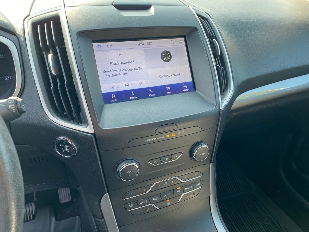 2019 Ford Edge SEL photo 4