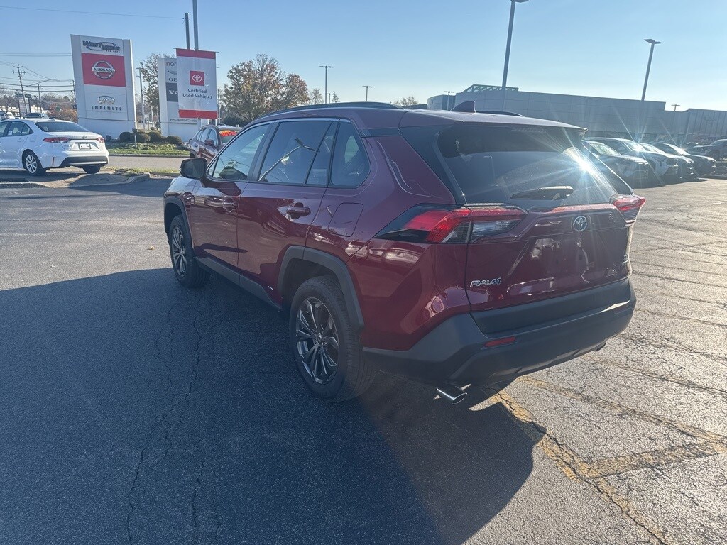 2022 Toyota RAV4 Hybrid XLE Premium photo 4