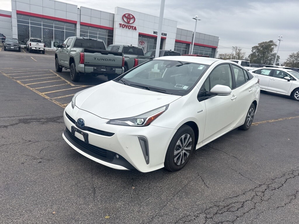 2020 Toyota Prius LE AWD-e photo 2