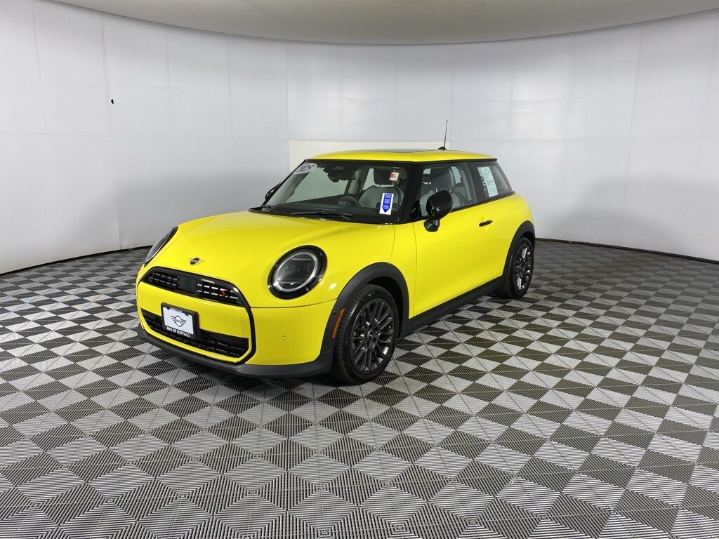2025 Mini Cooper 2 Door Hardtop S photo 2