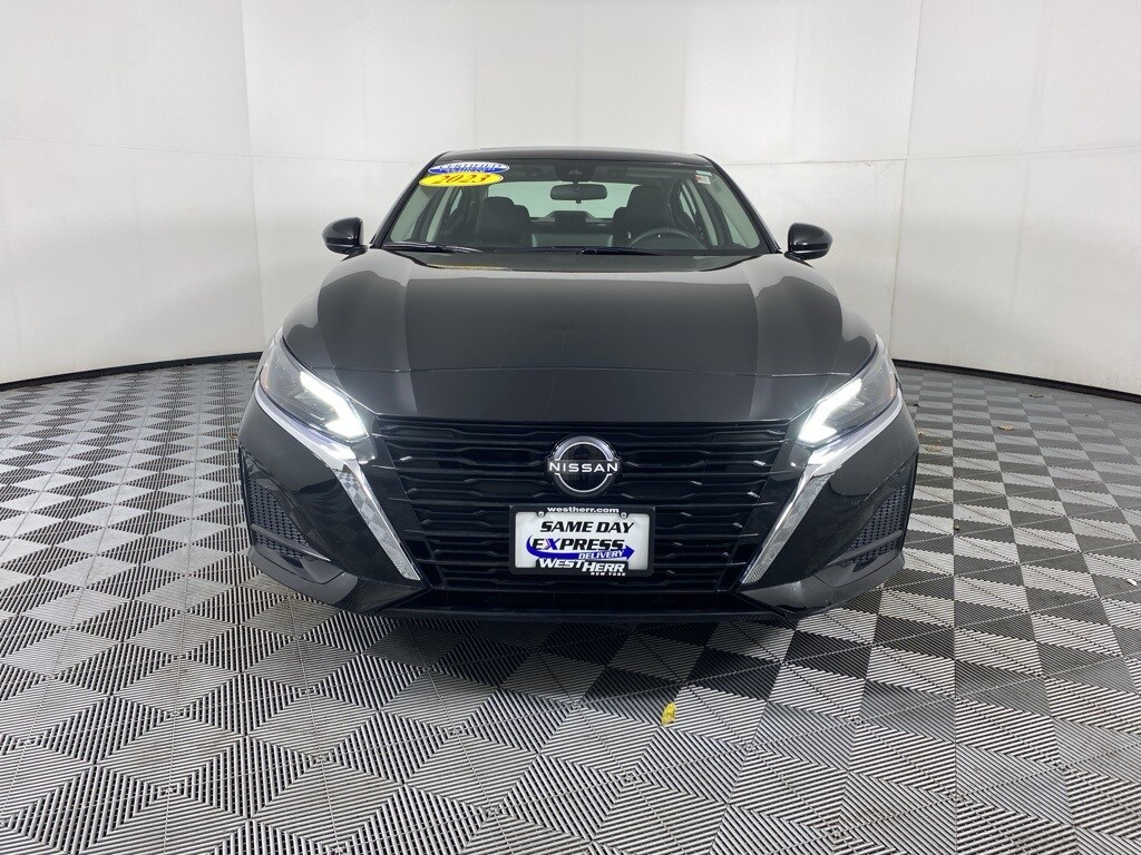 Used 2023 Nissan Altima 2.5 SV Sedan