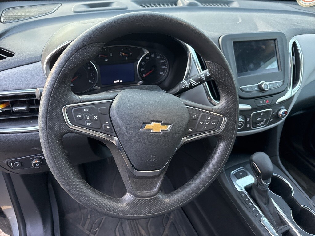 2024 Chevrolet Equinox LS photo 2