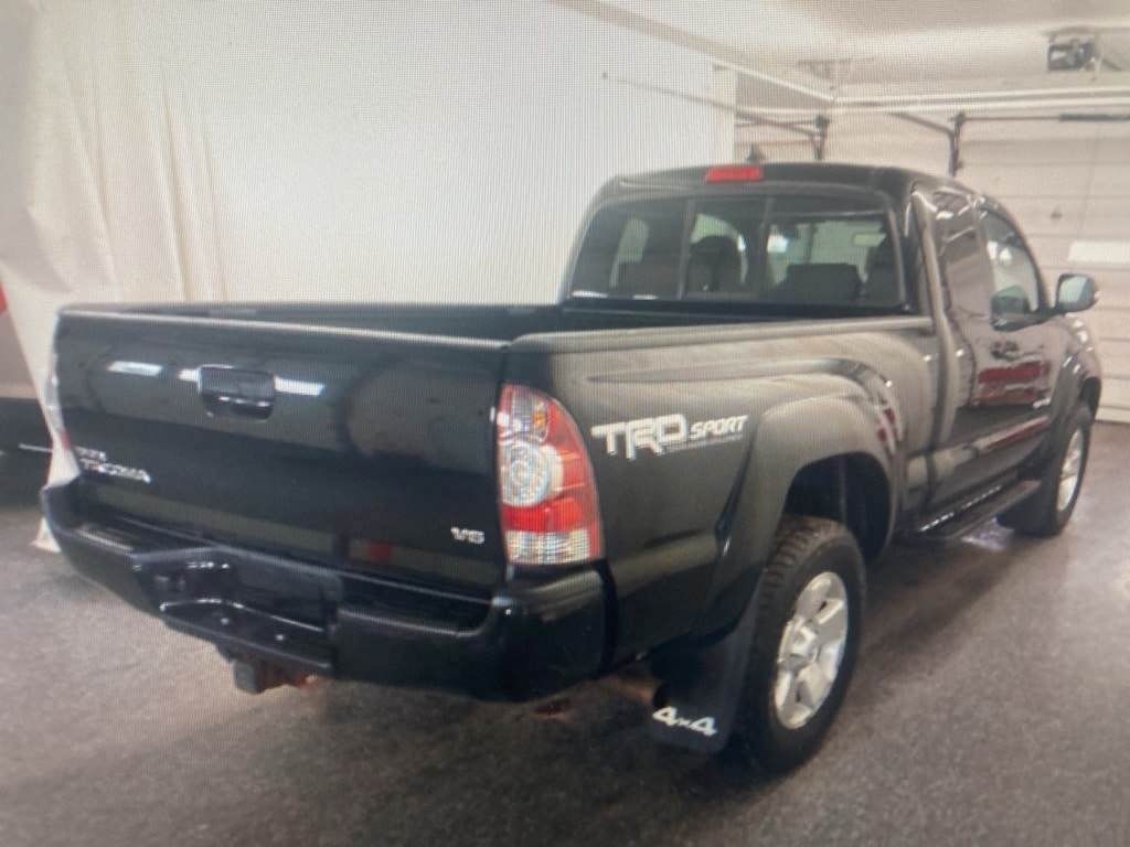 Used 2015 Toyota Tacoma Base with VIN 5TFUU4EN7FX111307 for sale in Bowmansville, NY