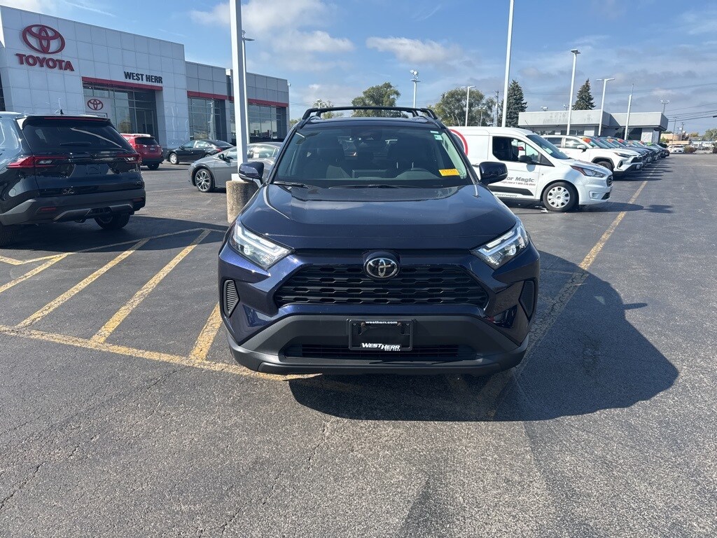 2023 Toyota RAV4 XLE photo 2