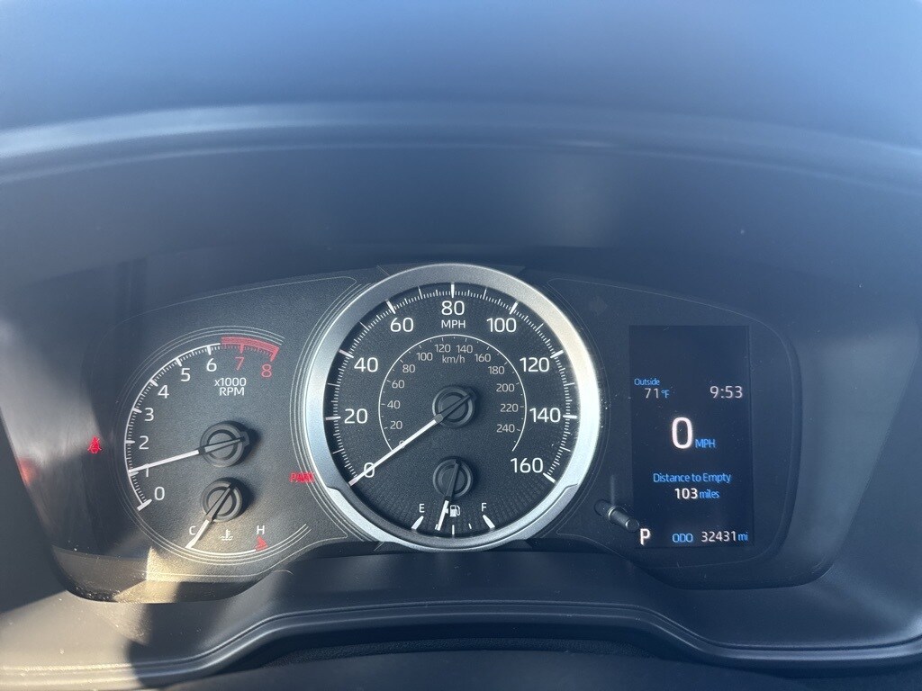 2022 Toyota Corolla LE photo 2