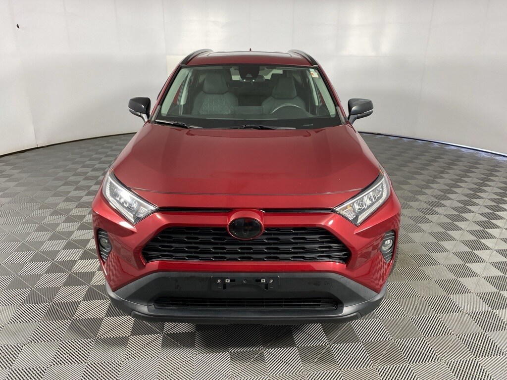 2021 Toyota RAV4 XLE photo 2